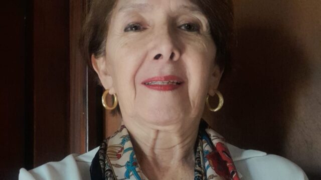 42 Irrazábal Ana María